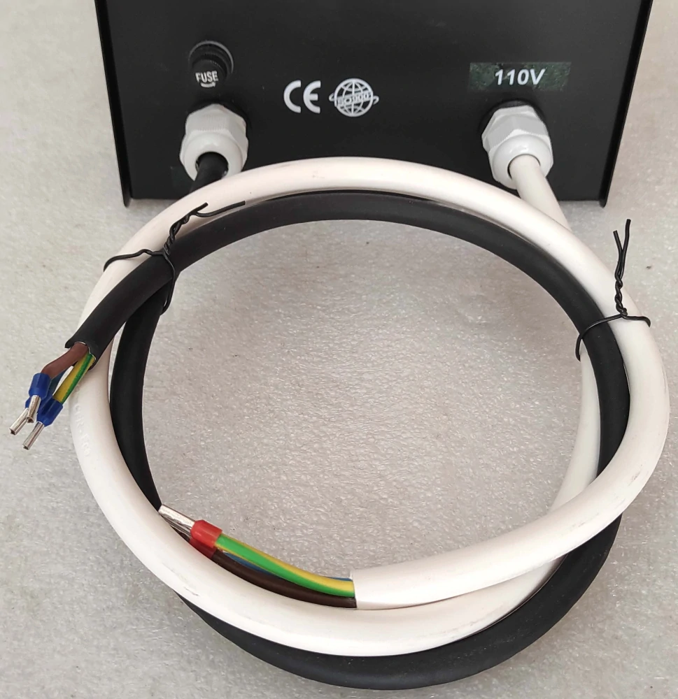 Menič 230V/110V 5000W pre karavany